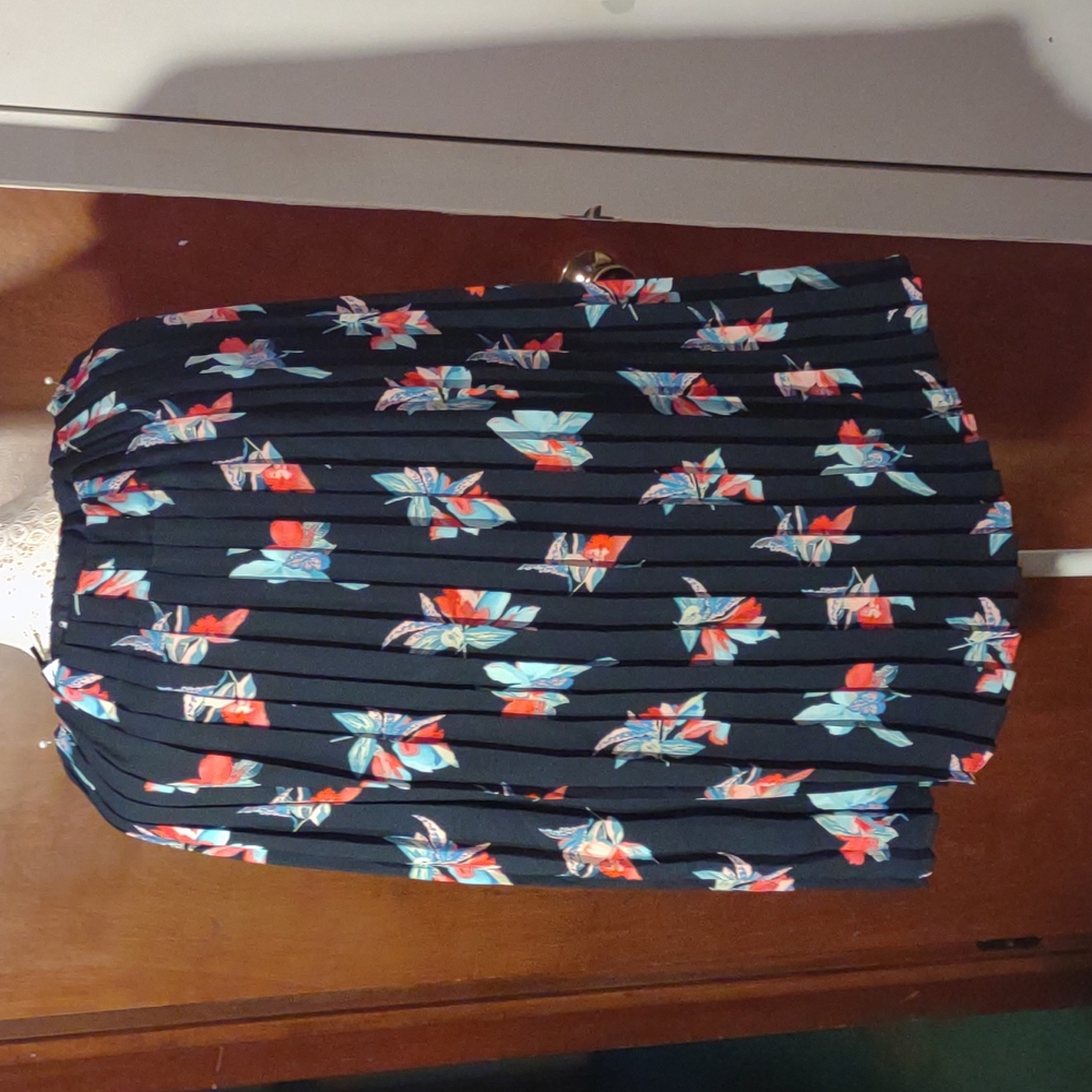 Ava & Viv navy floral pleat skirt. NWT Size 2X.